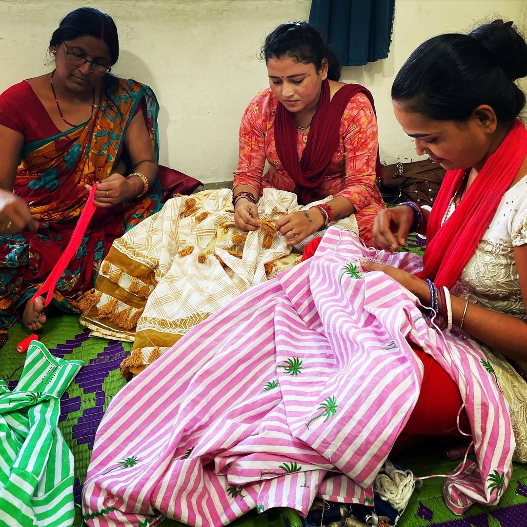 Women Karigar of Dhanak