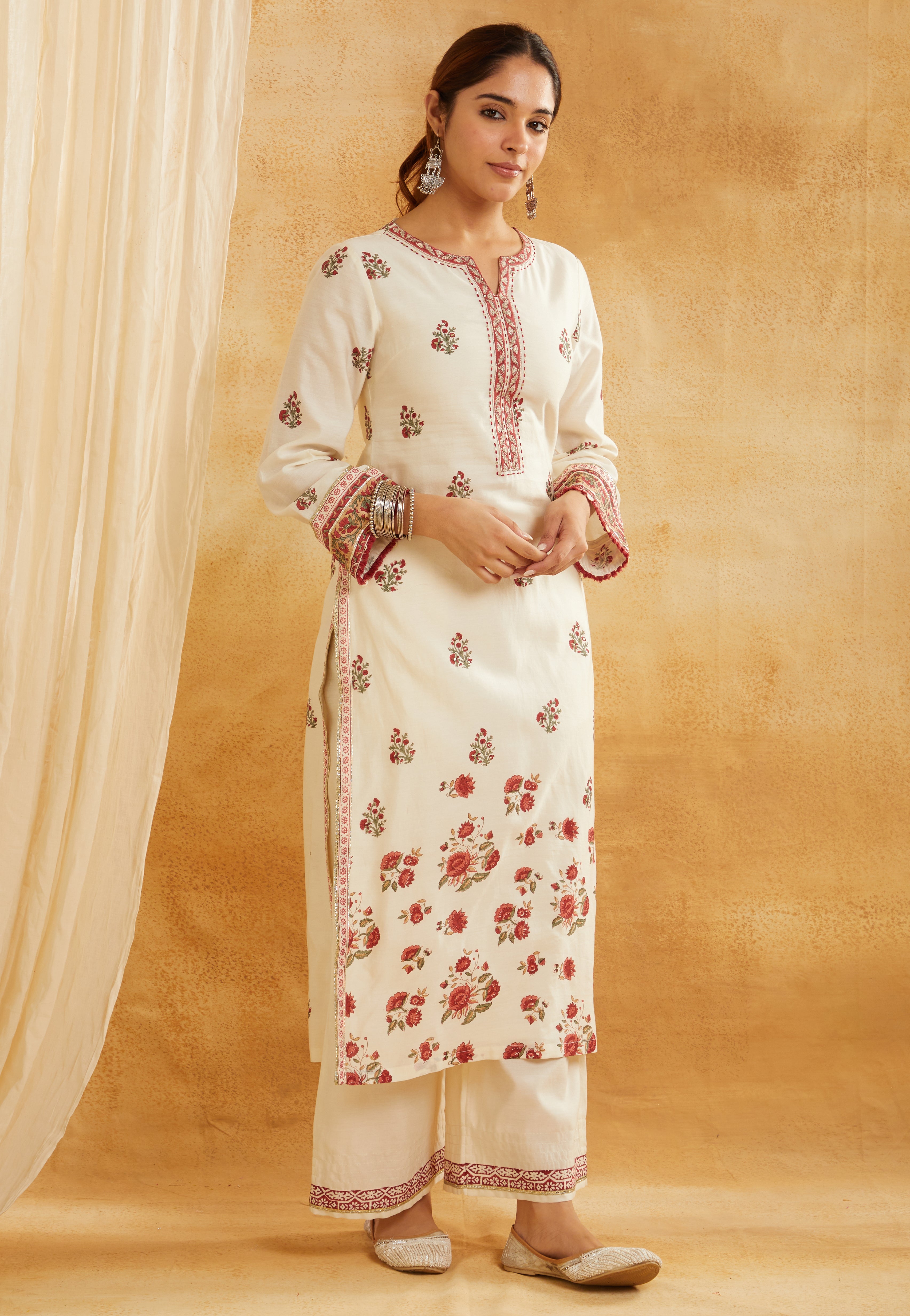 IVORY SILK CHANDERI BLOCK PRINTED EMBROIDERED SUIT SET