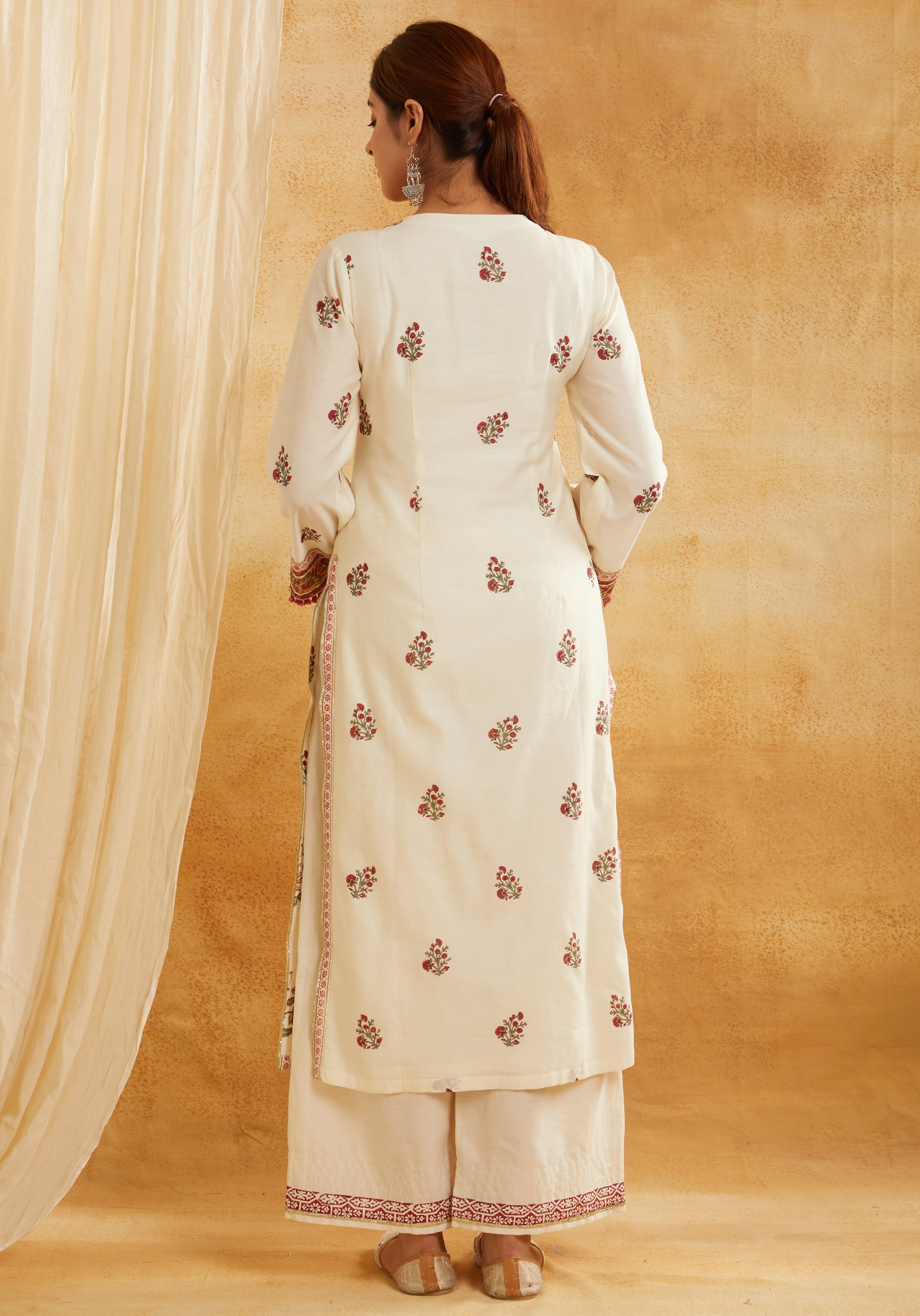 IVORY SILK CHANDERI BLOCK PRINTED EMBROIDERED SUIT SET